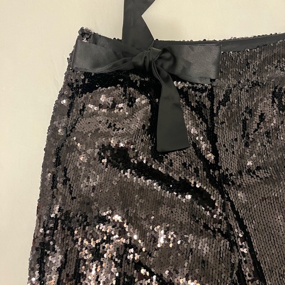 Sequin Pants with Bow - Picture 3 of 3